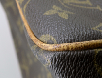 角スレしているブランドバッグ